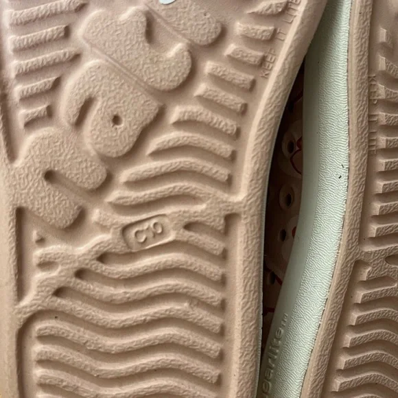 NWOT Native Kids Shoes - Poppy Pink Floral Slip-On -Size 10 - Picture 9 of 10